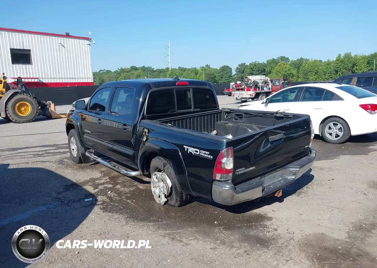 2012 Toyota Tacoma Base V6 VIN:3TMLU4ENXCM084021 - 3