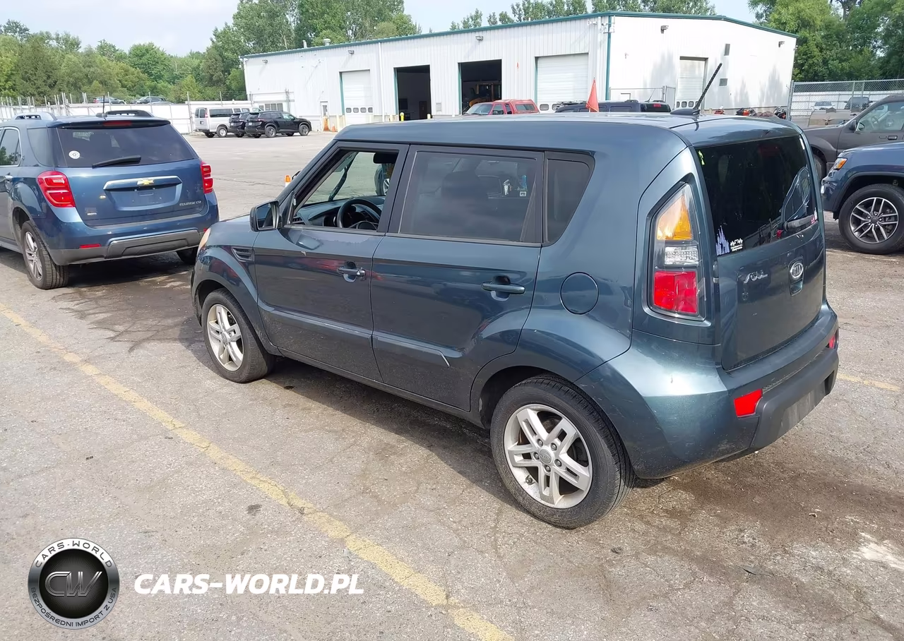 2011 Kia Soul + VIN:KNDJT2A25B7251744 - 3