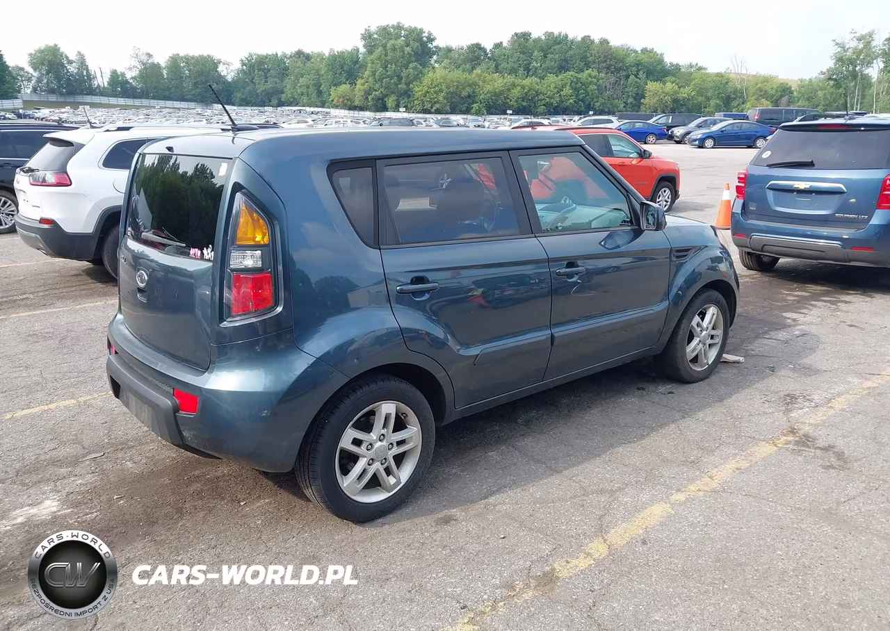 2011 Kia Soul + VIN:KNDJT2A25B7251744 - 4
