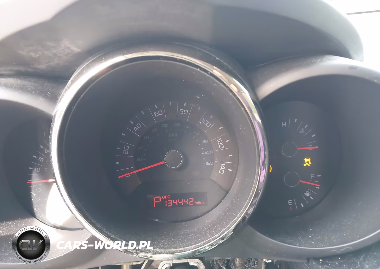 2011 Kia Soul + VIN:KNDJT2A25B7251744 - 7