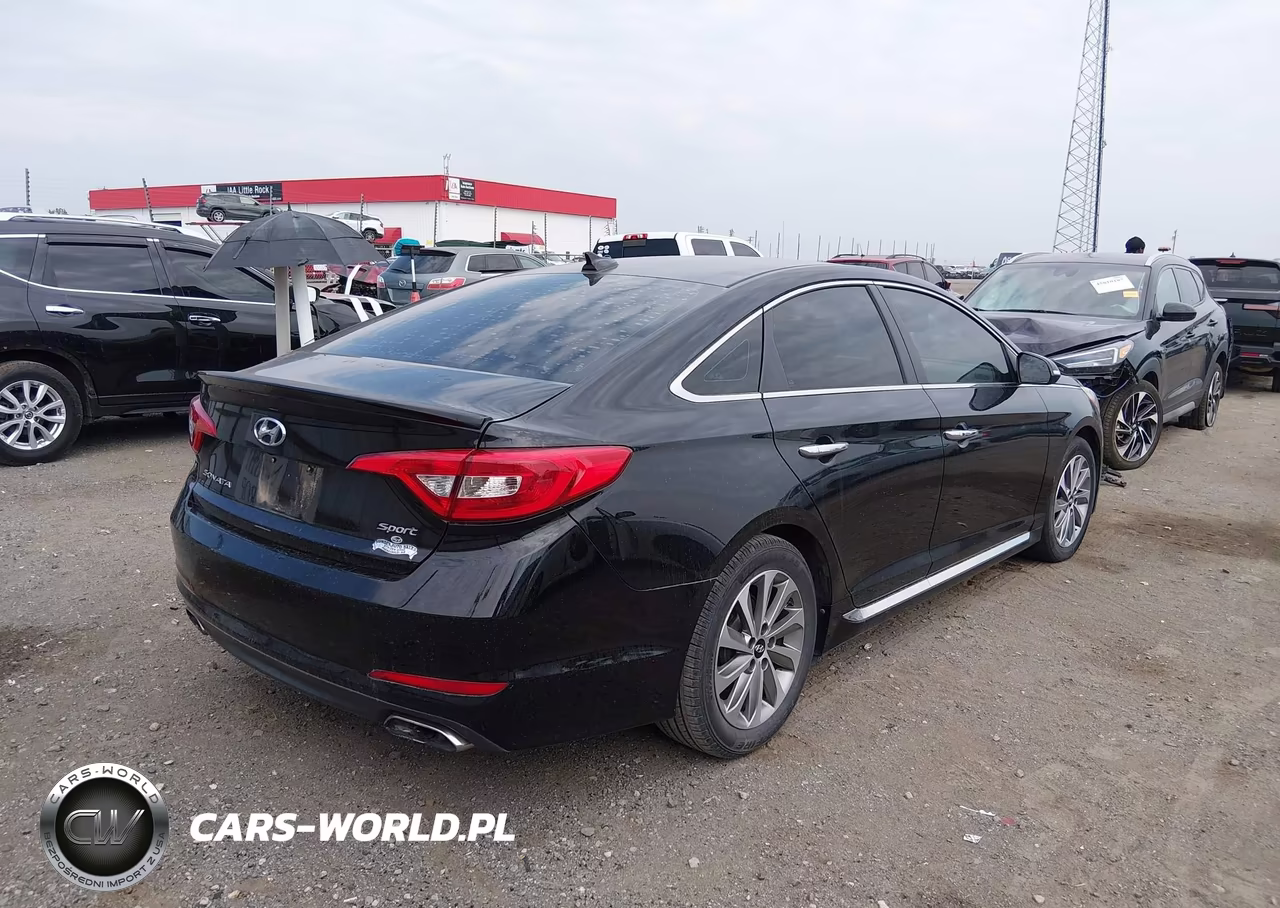 2015 Hyundai Sonata Sport VIN:5NPE34AFXFH051296 - 4