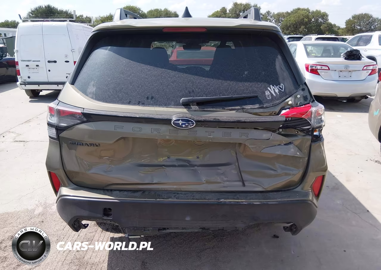 2025 Subaru Forester Premium Hybrid VIN:JF2SLSED2SH439939 - 17