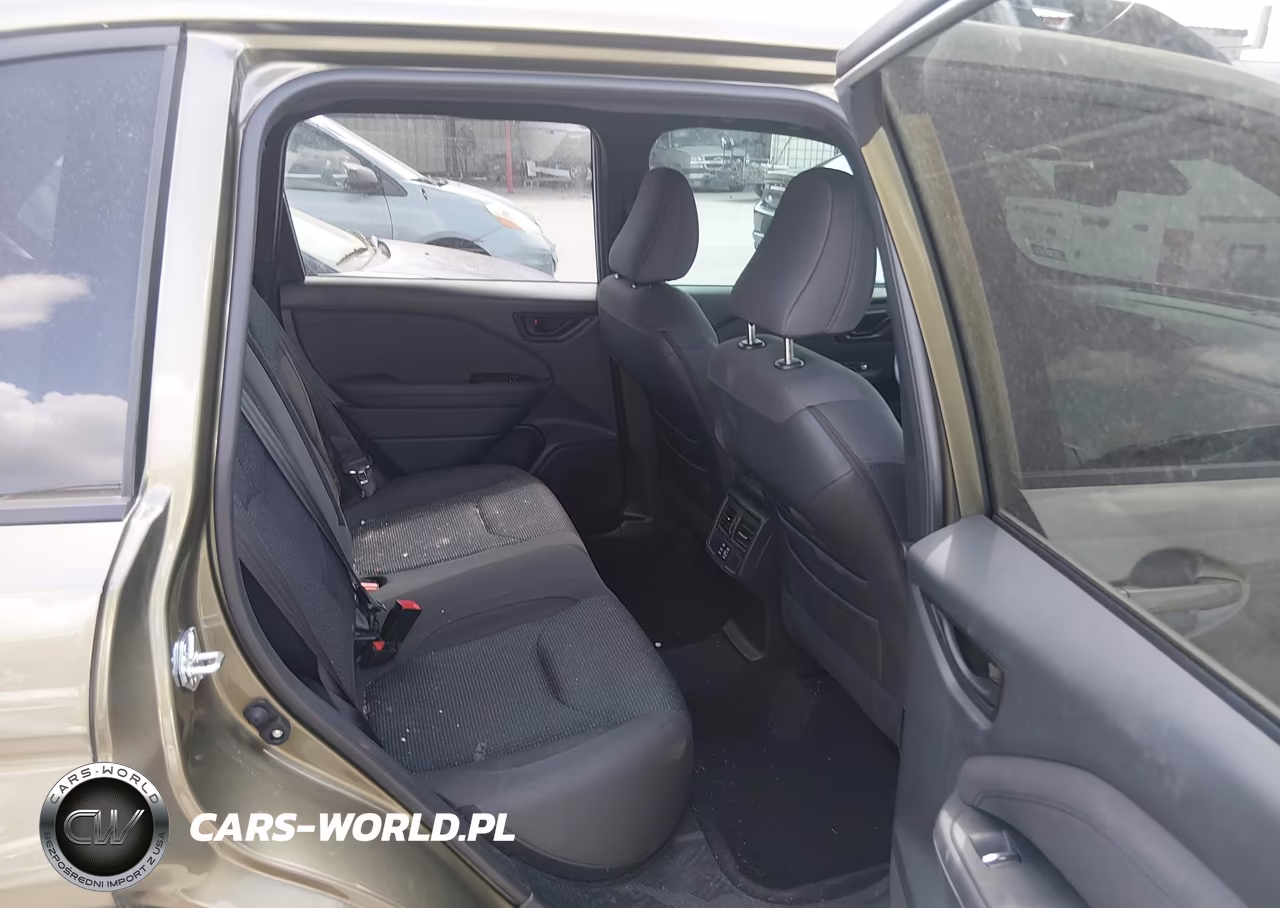 2025 Subaru Forester Premium Hybrid VIN:JF2SLSED2SH439939 - 8
