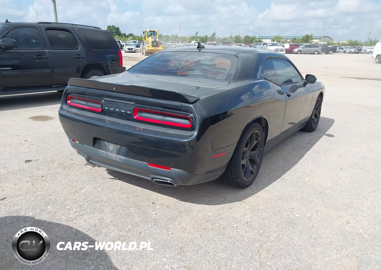 2015 Dodge Challenger Sxt Plus VIN:2C3CDZBG3FH823658 - 4