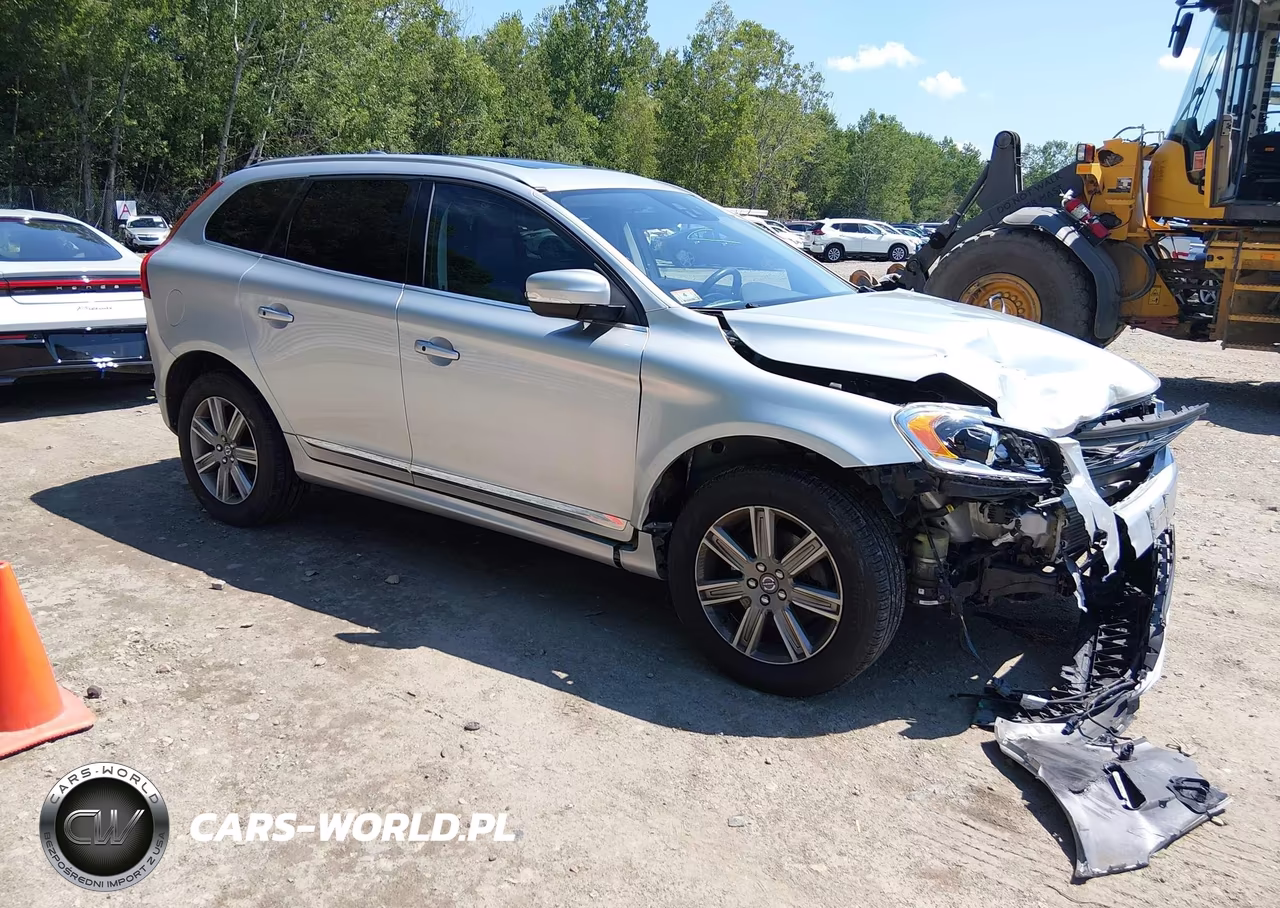 2016 Volvo Xc60 T6 Platinum – zdjęcie 1 z 17