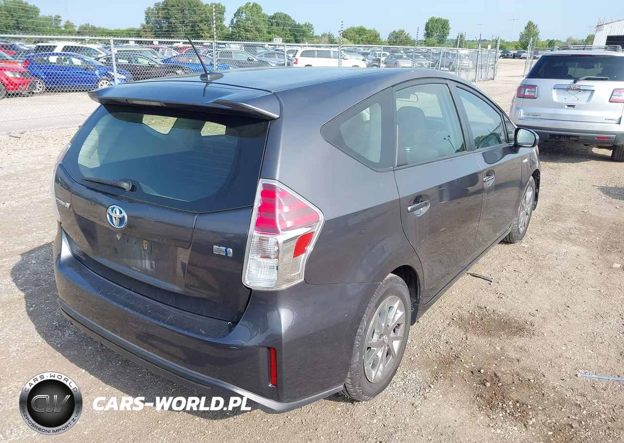 2015 Toyota Prius V Three VIN:JTDZN3EU7FJ018908 - 4