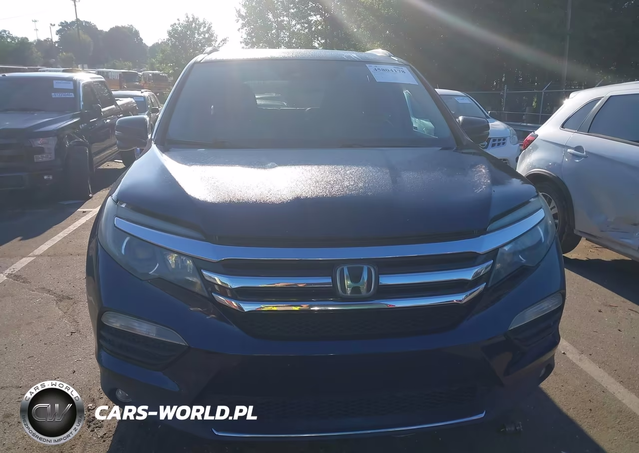2018 Honda Pilot Touring VIN:5FNYF6H9XJB013882 - 12