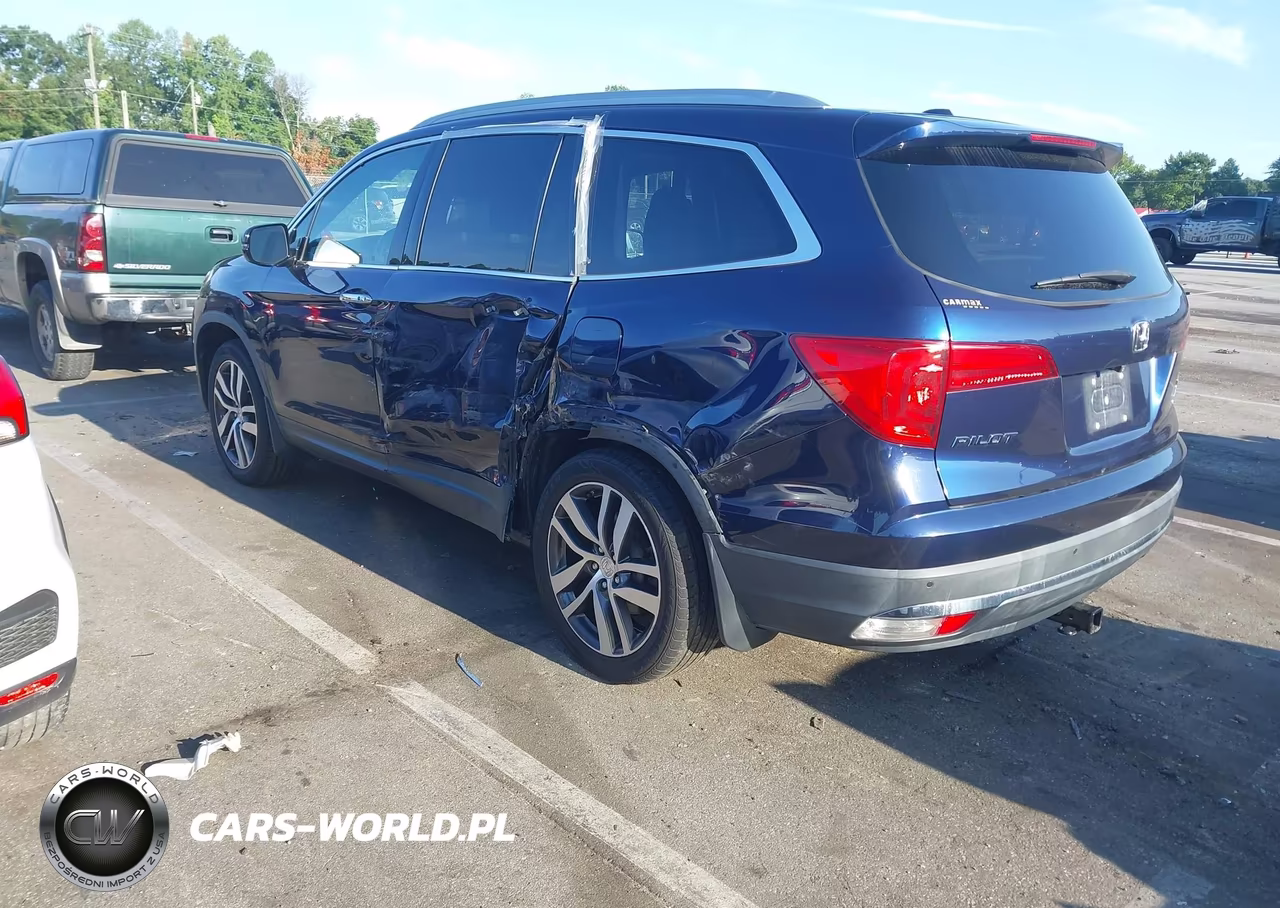 2018 Honda Pilot Touring VIN:5FNYF6H9XJB013882 - 3