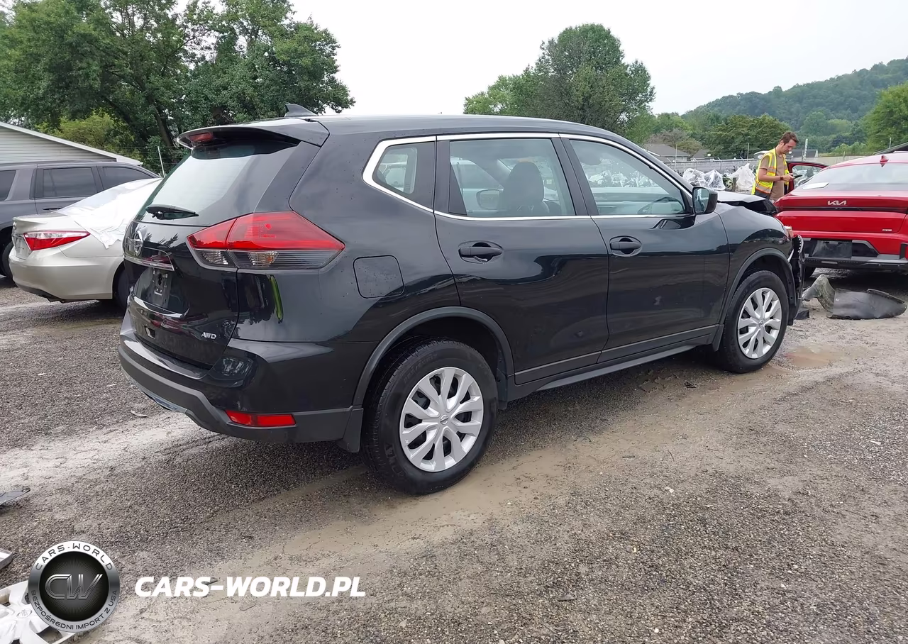 2019 Nissan Rogue S VIN:5N1AT2MV0KC798199 - 4