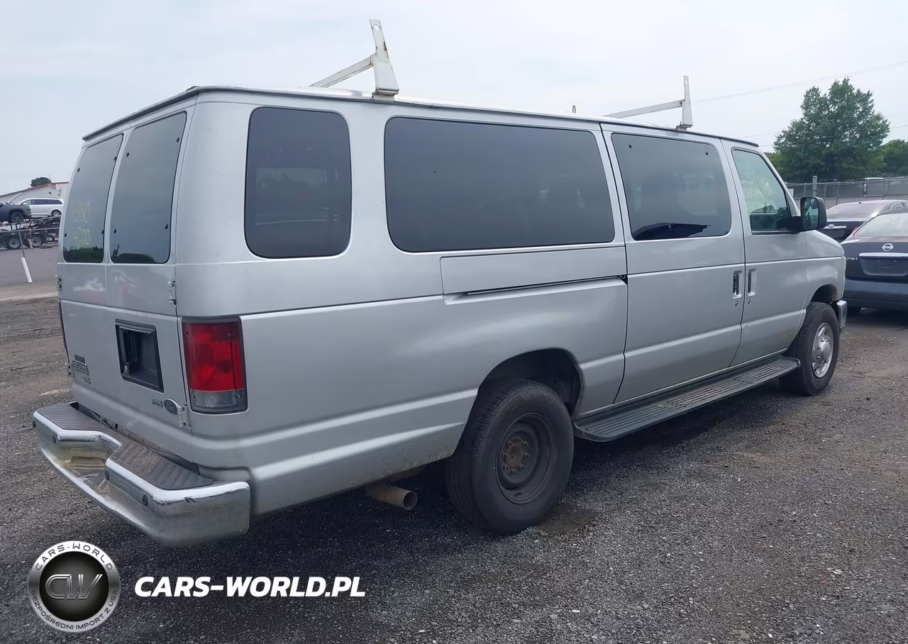 2010 Ford E-350 Super Duty Xl-Xlt VIN:1FBSS3BL3ADA25615 - 4