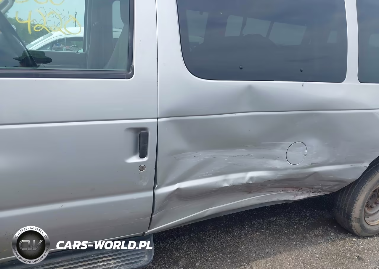 2010 Ford E-350 Super Duty Xl-Xlt VIN:1FBSS3BL3ADA25615 - 6