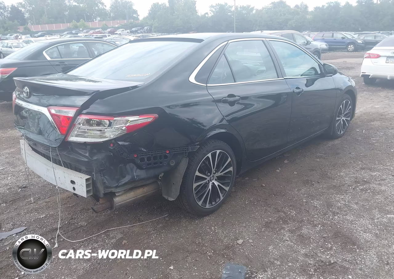 2015 Toyota Camry Se VIN:4T1BF1FK9FU021111 - 4