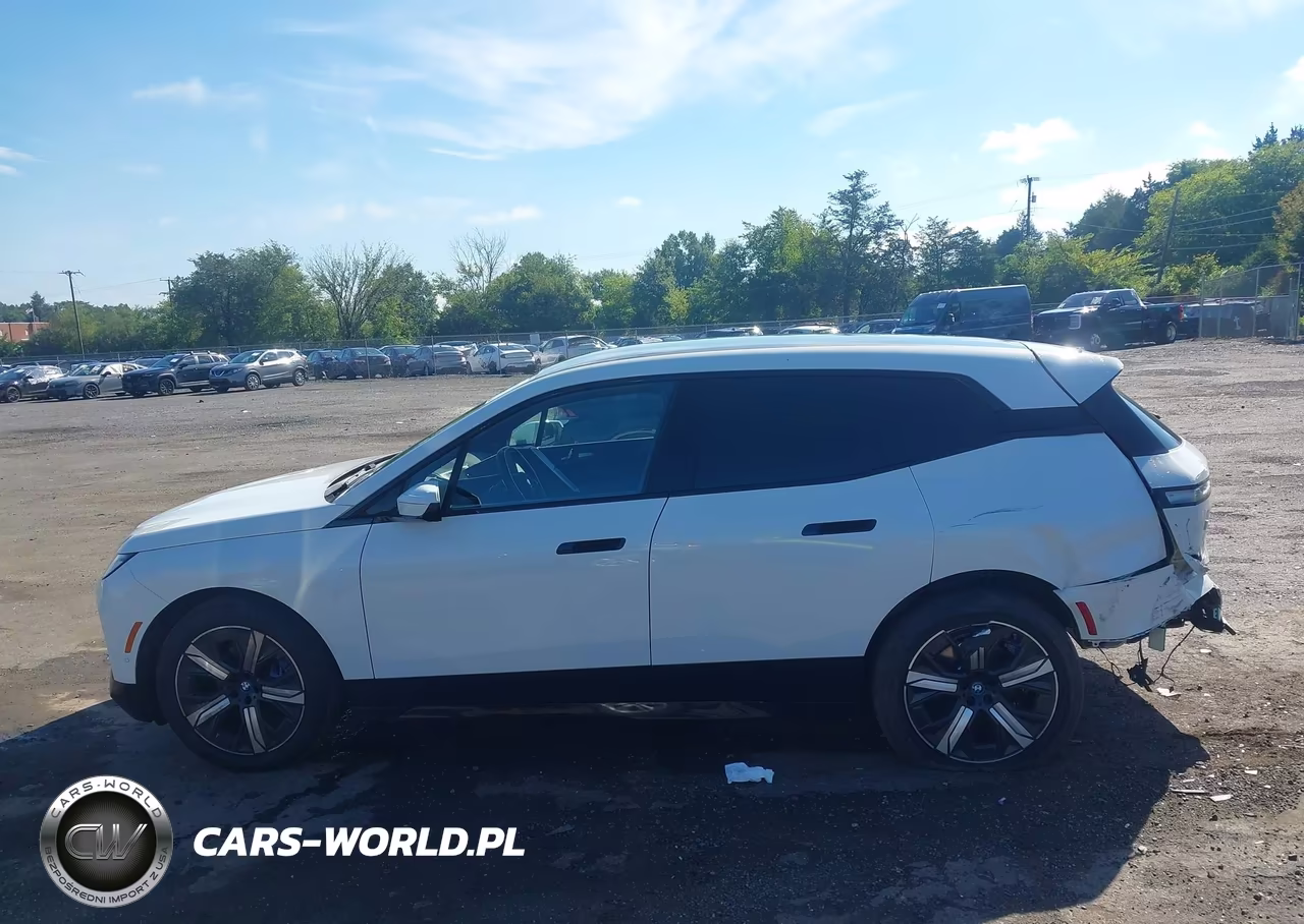 2023 BMW Ix xDrive50 VIN:WB523CF04PCL86547 - 14