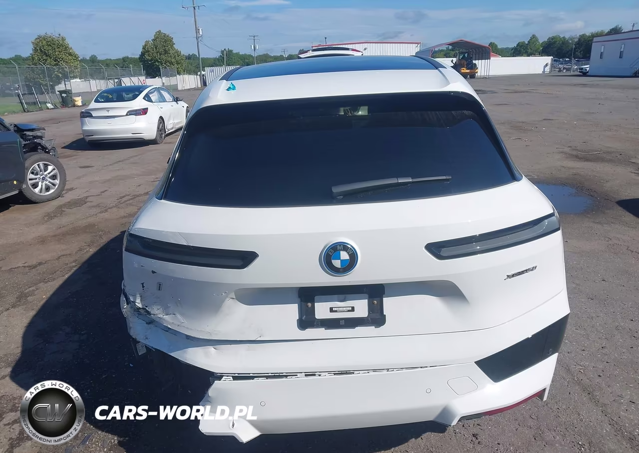 2023 BMW Ix xDrive50 VIN:WB523CF04PCL86547 - 16
