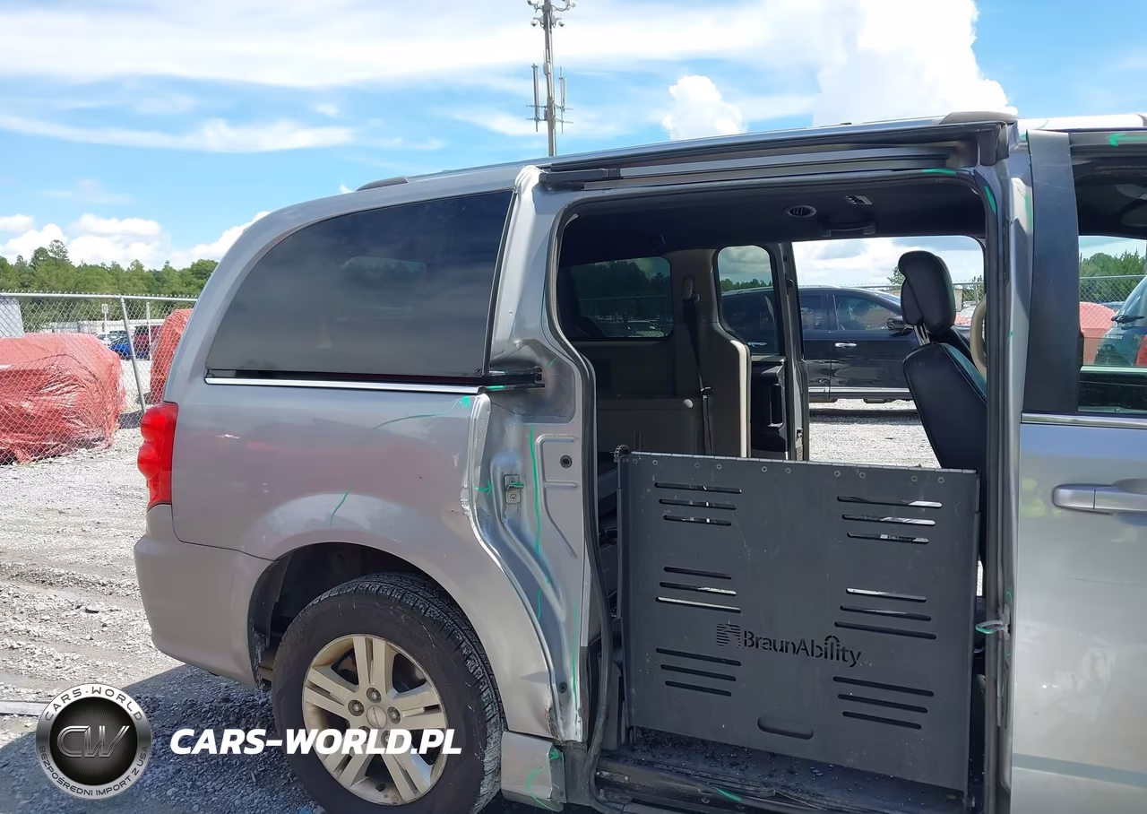 2018 Dodge Grand Caravan Sxt VIN:2C4RDGCG7JR241994 - 18