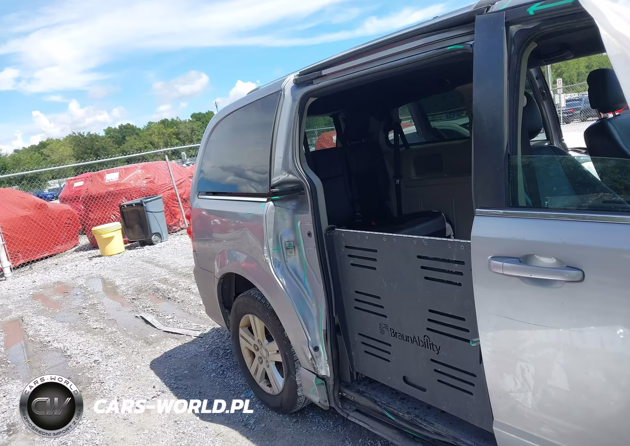 2018 Dodge Grand Caravan Sxt VIN:2C4RDGCG7JR241994 - 6