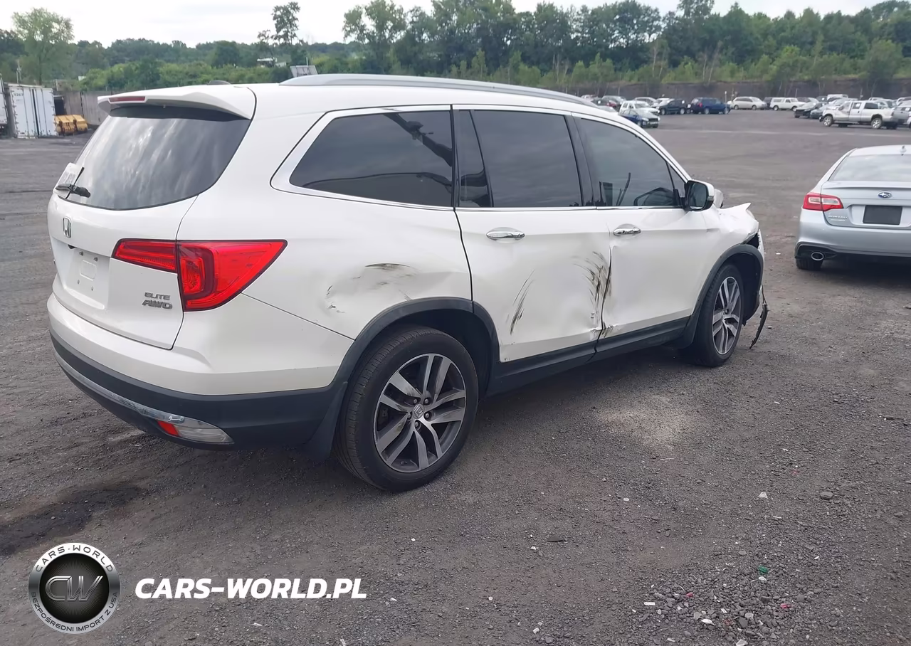 2017 Honda Pilot Elite VIN:5FNYF6H05HB024610 - 4