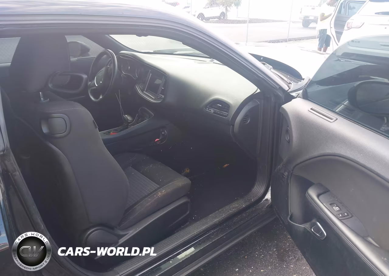 2019 Dodge Challenger Sxt VIN:2C3CDZAG8KH752369 - 5
