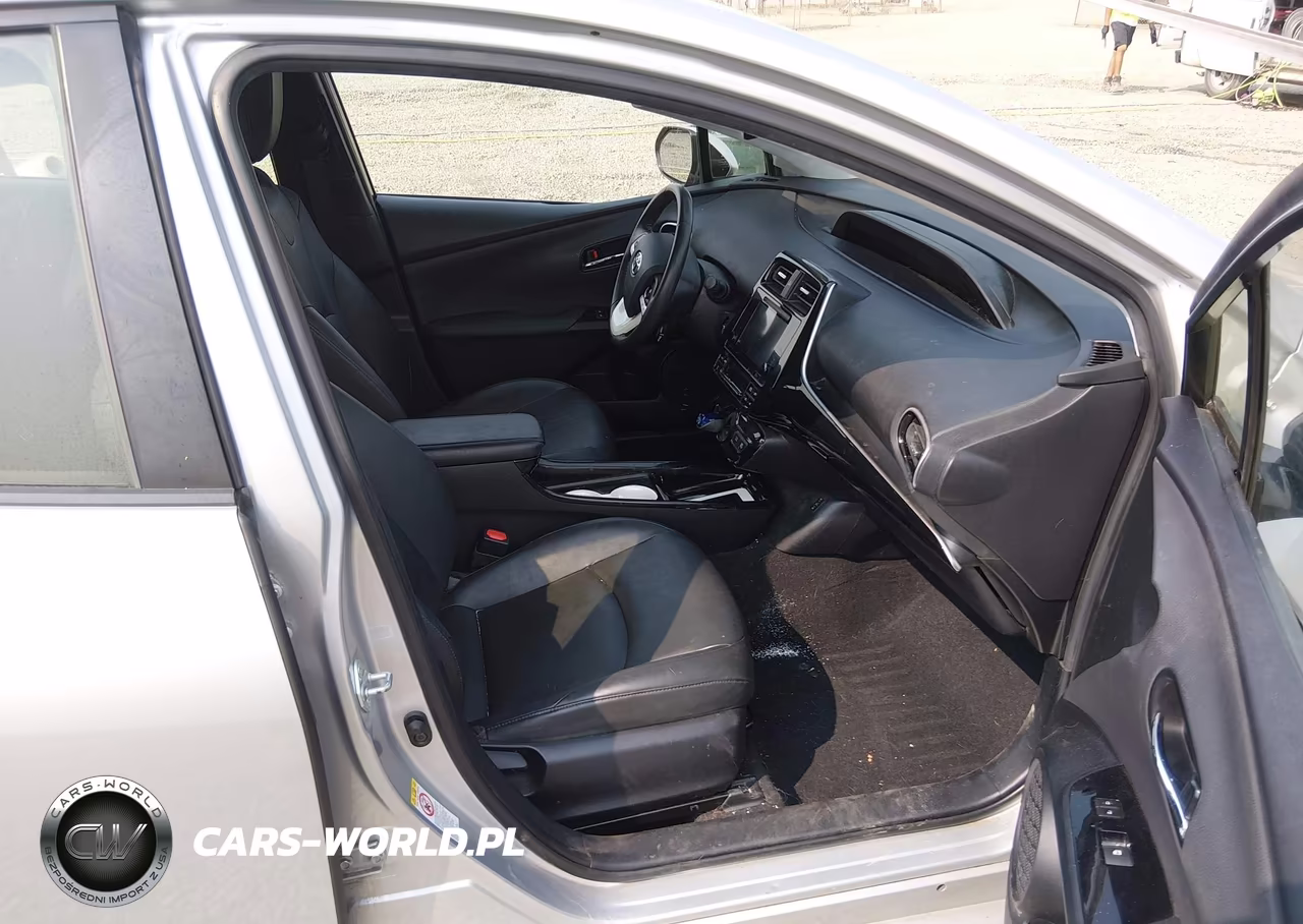 2017 Toyota Prius Four VIN:JTDKARFU4H3034571 - 5