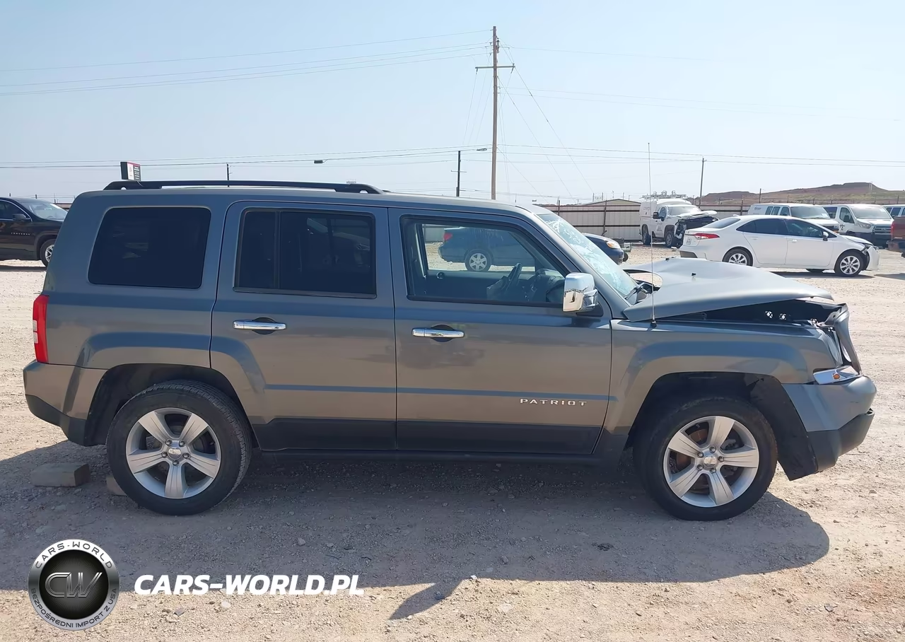 2013 Jeep Patriot Latitude VIN:1C4NJPFA6DD255374 - 13