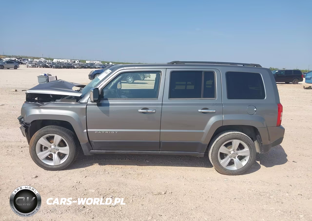 2013 Jeep Patriot Latitude VIN:1C4NJPFA6DD255374 - 14