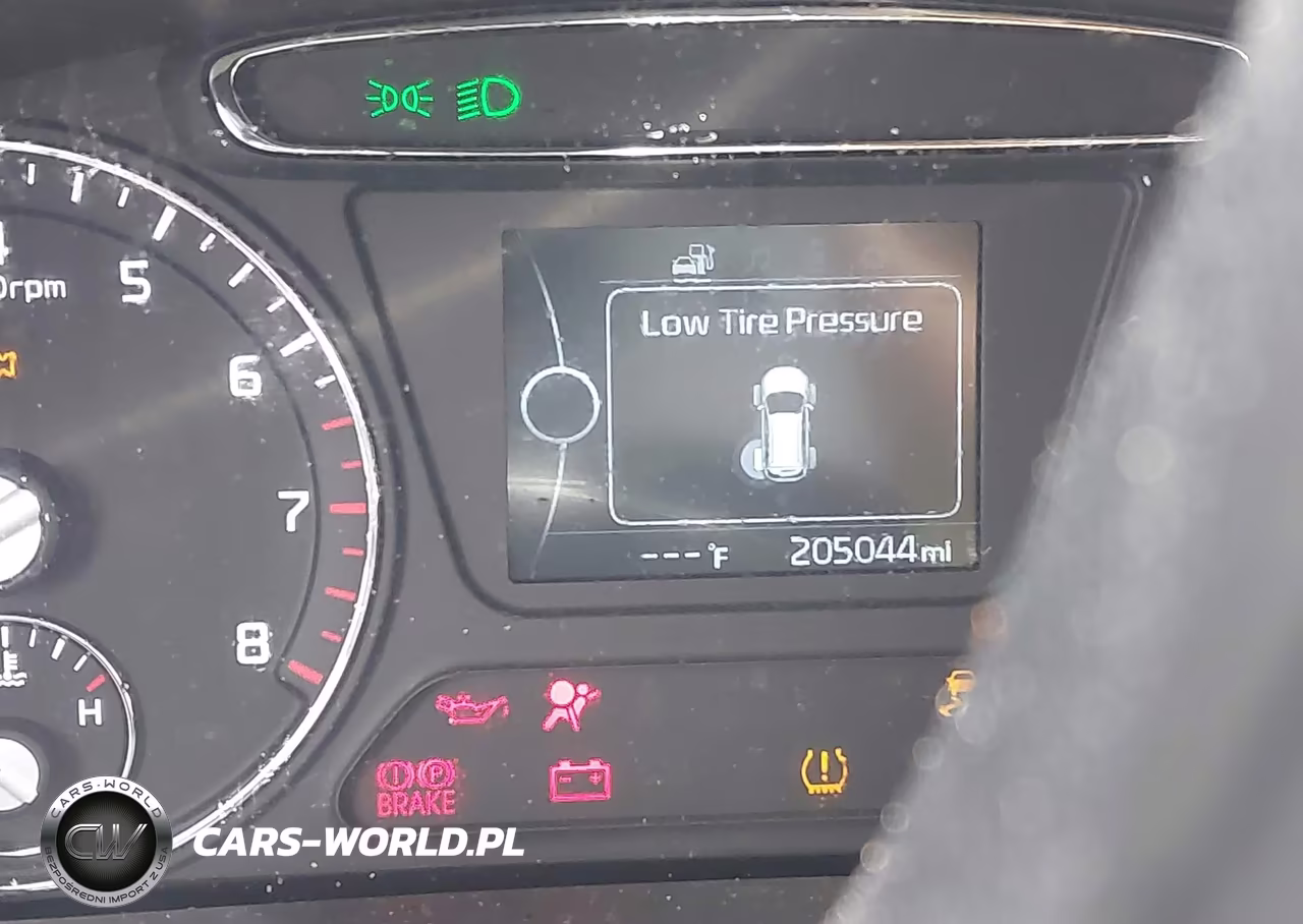 2016 Kia Sorento 2.4L Lx VIN:5XYPG4A34GG040984 - 16
