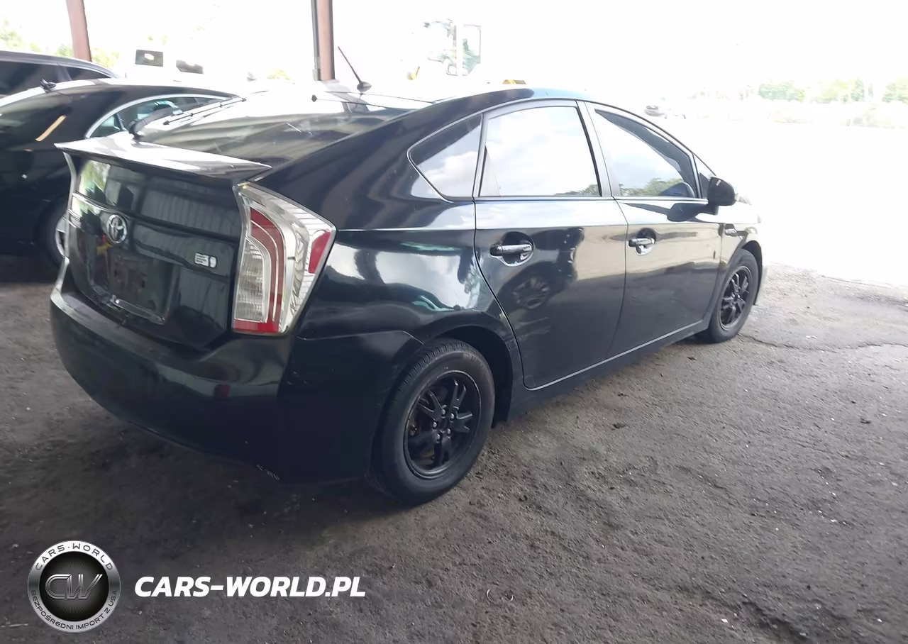 2014 Toyota Prius Two VIN:JTDKN3DU9E0359248 - 4