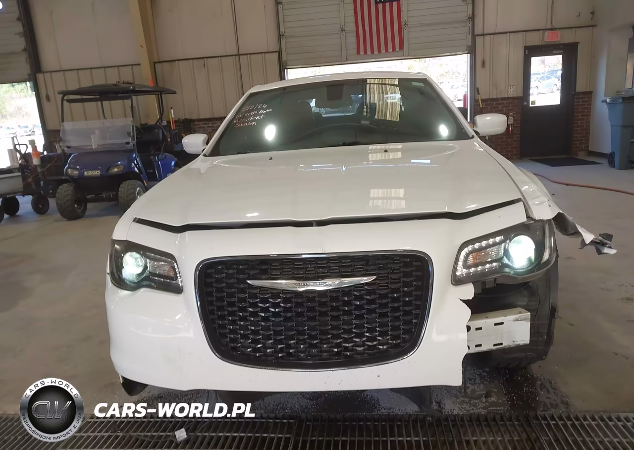 2019 Chrysler 300 300S VIN:2C3CCABG5KH516619 - 13