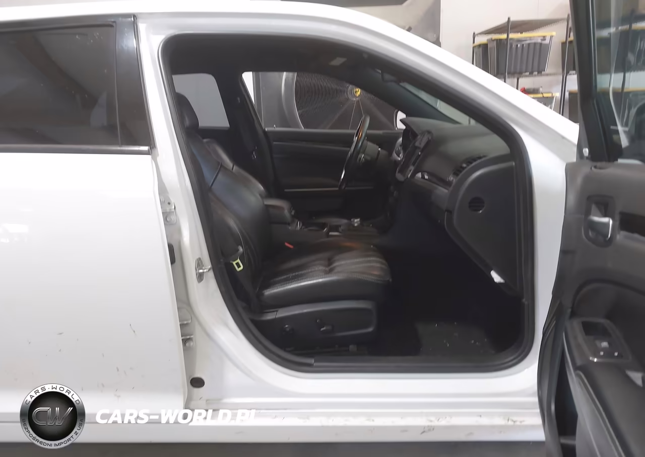 2019 Chrysler 300 300S VIN:2C3CCABG5KH516619 - 5