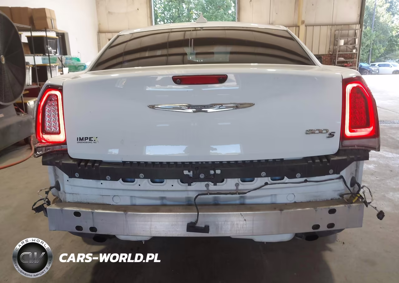 2019 Chrysler 300 300S VIN:2C3CCABG5KH516619 - 6