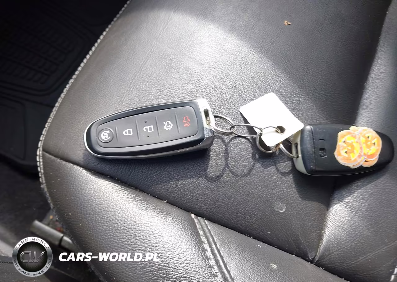 2017 Ford Escape Titanium VIN:1FMCU0JD2HUD63919 - 11
