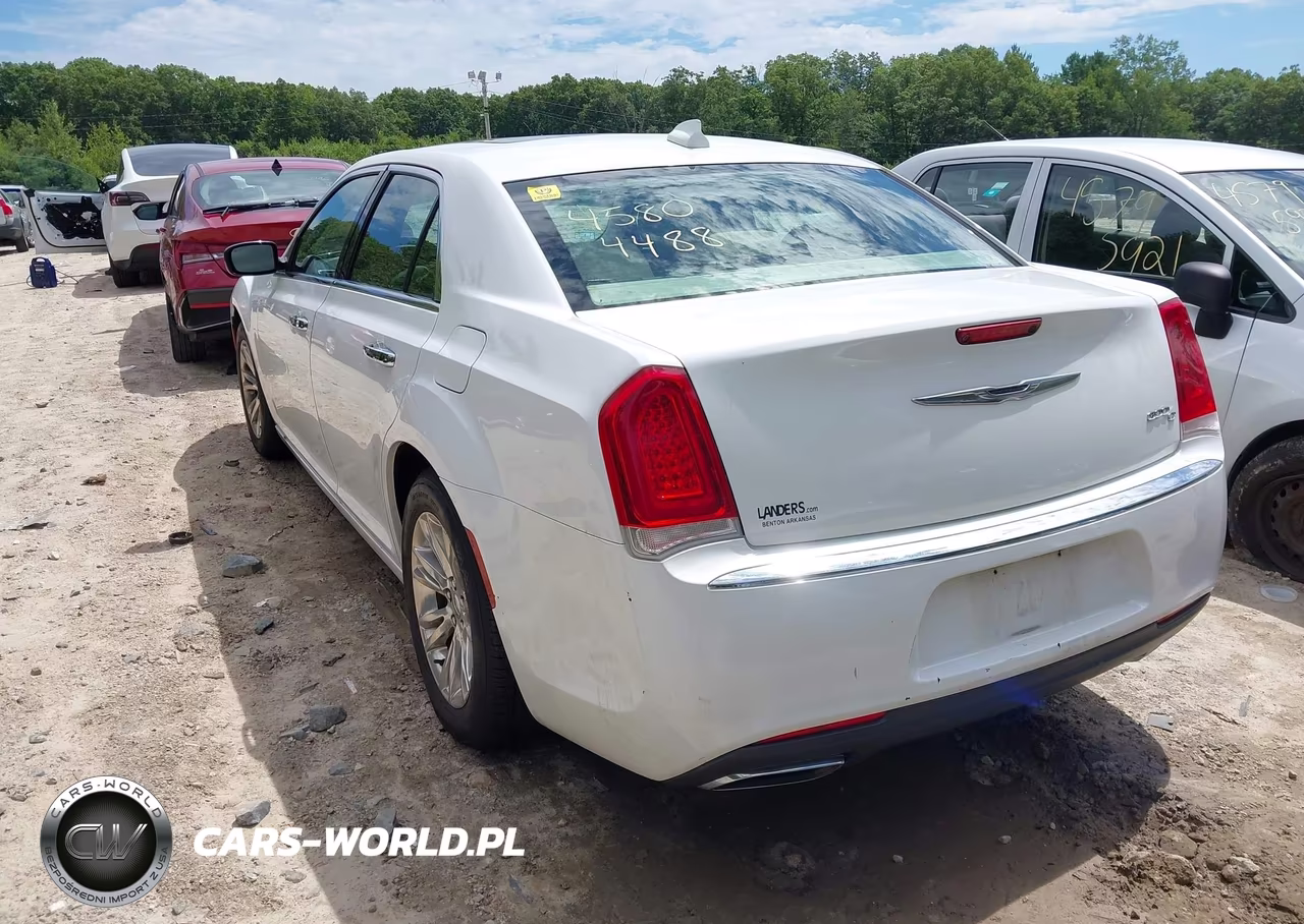 2016 Chrysler 300C VIN:2C3CCAEG5GH335149 - 3