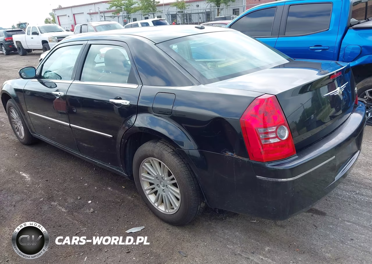 2010 Chrysler 300 Touring-Signature Series-Executive Series VIN:2C3CA5CV8AH328038 - 3