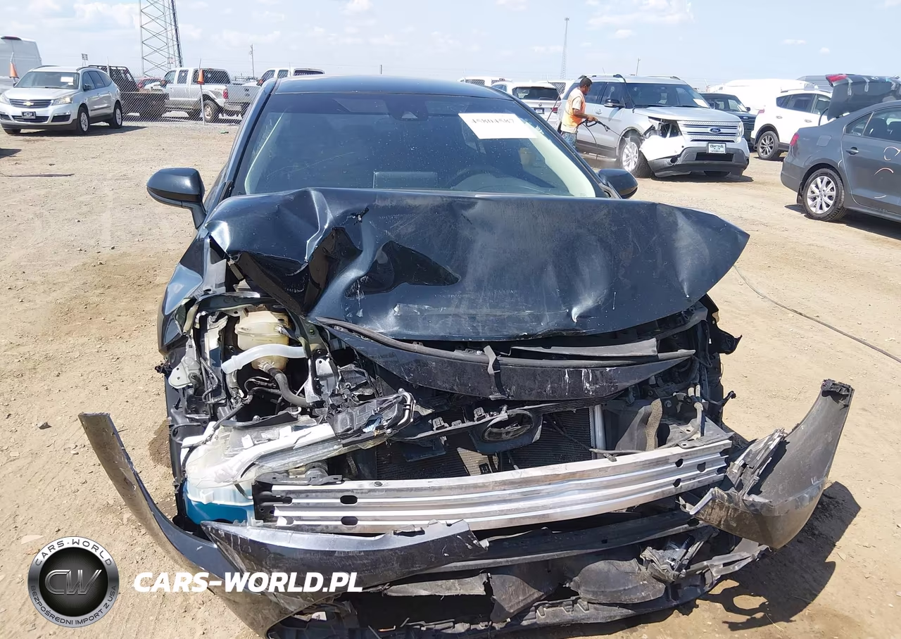 2020 Toyota Corolla Le VIN:5YFEPRAE3LP077553 - 6