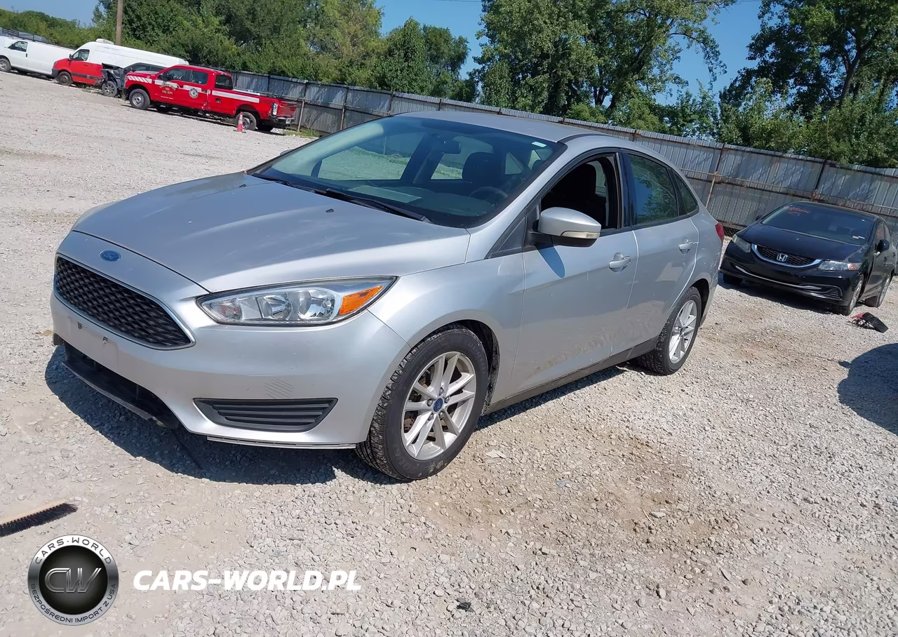 2017 Ford Focus Se VIN:1FADP3F26HL339823 - 2