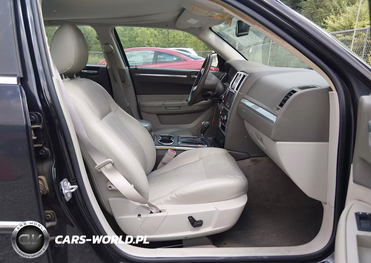2010 Chrysler 300 Touring-Signature Series-Executive Series VIN:2C3CA5CV3AH141256 - 5