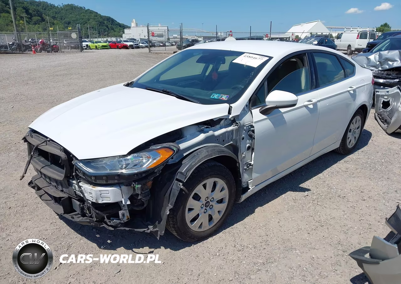 2019 Ford Fusion S VIN:3FA6P0G78KR153663 - 2
