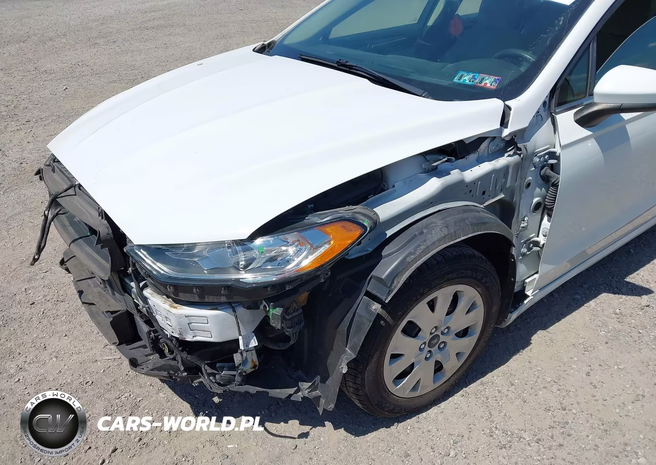 2019 Ford Fusion S VIN:3FA6P0G78KR153663 - 6