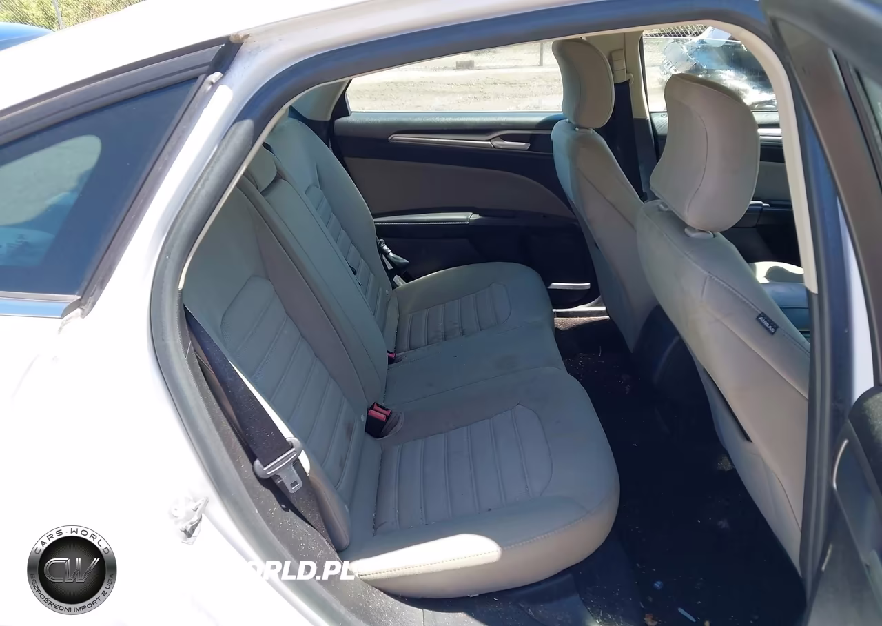 2019 Ford Fusion S VIN:3FA6P0G78KR153663 - 8