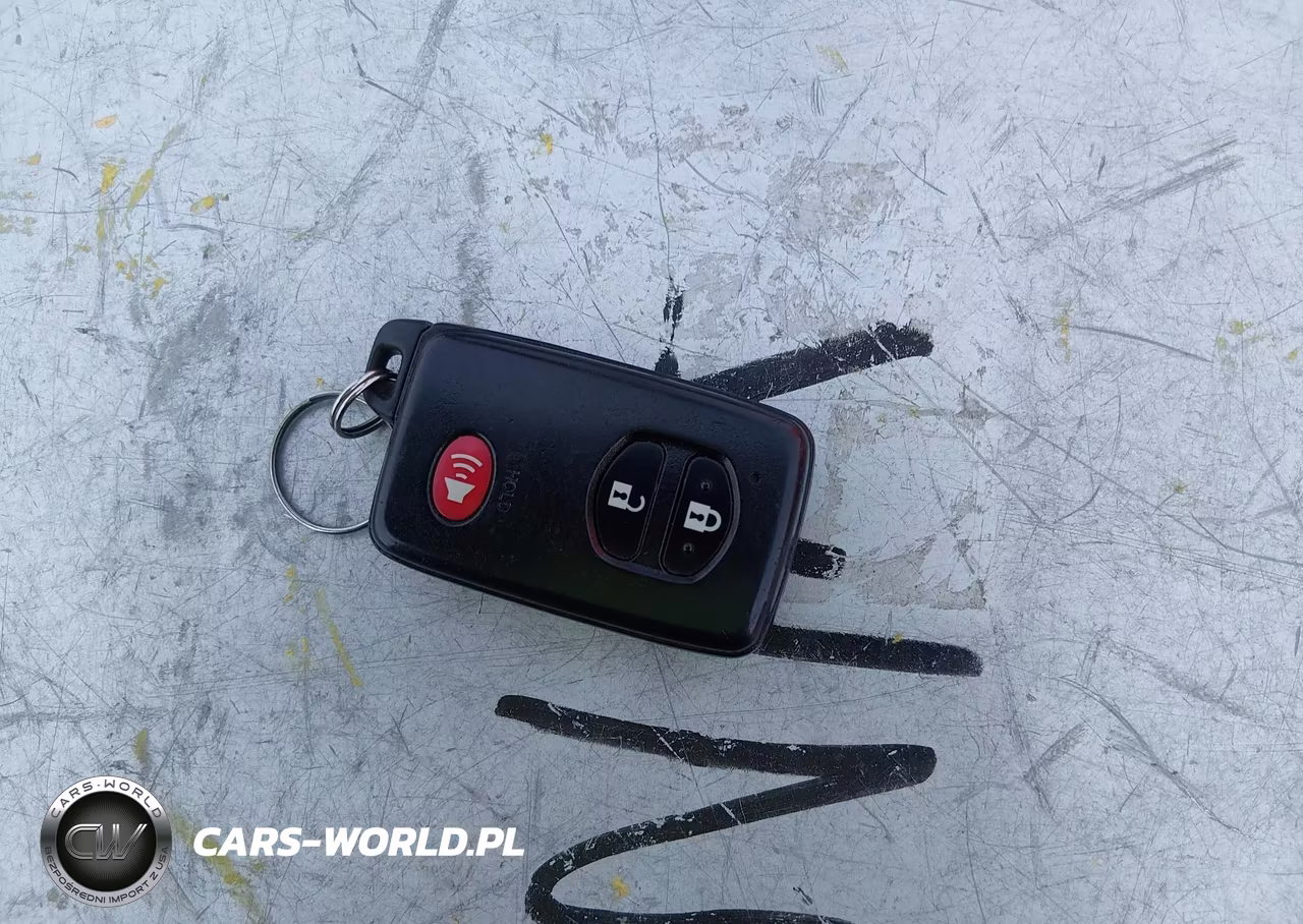 2011 Toyota Prius Two VIN:JTDKN3DU8B5328457 - 11