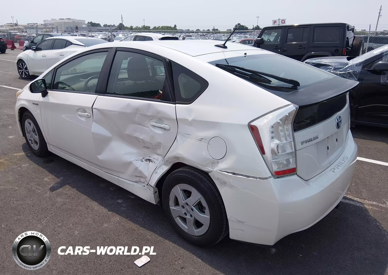 2011 Toyota Prius Two VIN:JTDKN3DU8B5328457 - 3