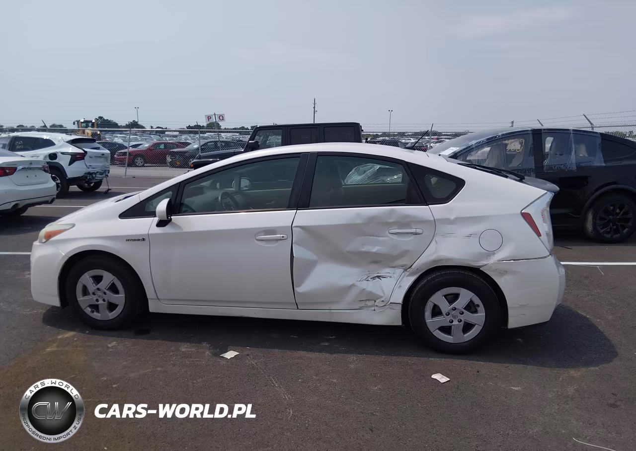 2011 Toyota Prius Two VIN:JTDKN3DU8B5328457 - 6