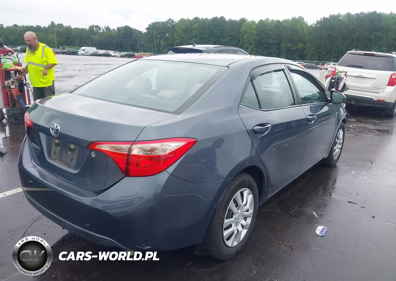 2017 Toyota Corolla L VIN:5YFBURHE8HP668521 - 4