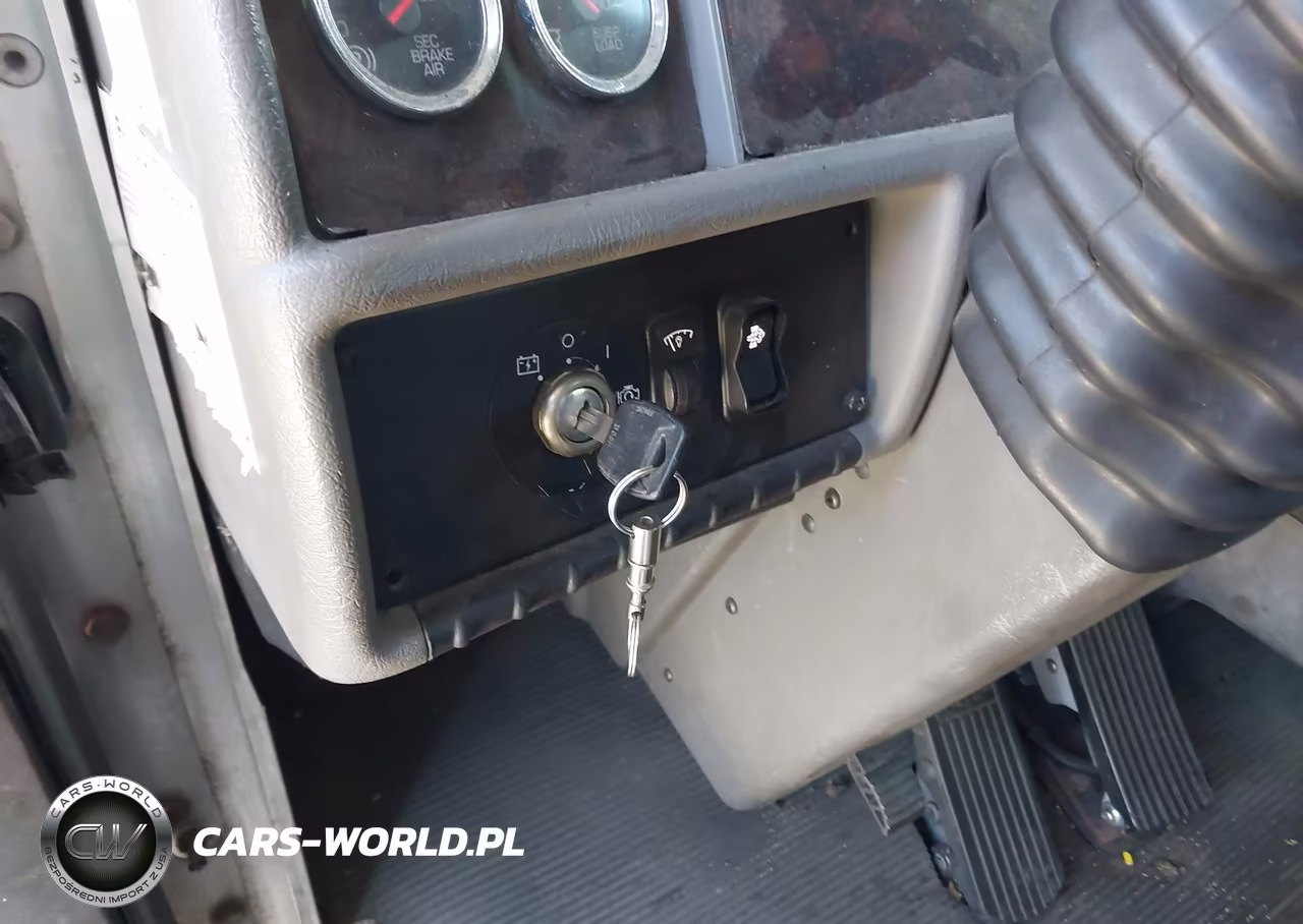 2016 Kenworth Construction T370 VIN:2NKHHJ7X9GM122355 - 10