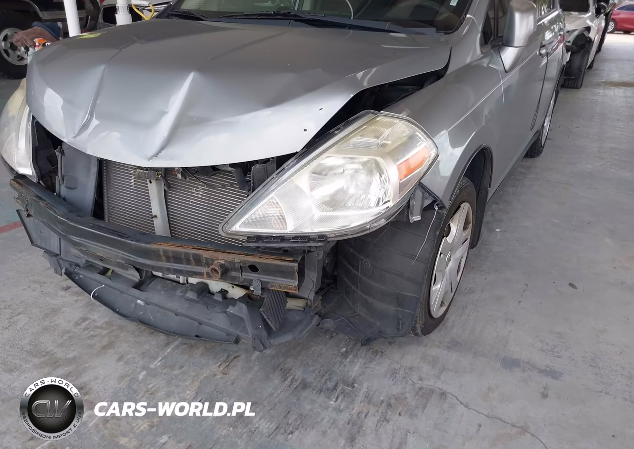 2010 Nissan Versa 1.8S VIN:3N1BC1AP3AL377530 - 6