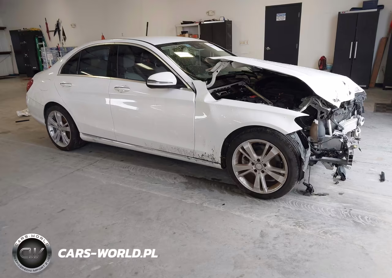 2016 Mercedes-Benz C 300 – zdjęcie 1 z 16
