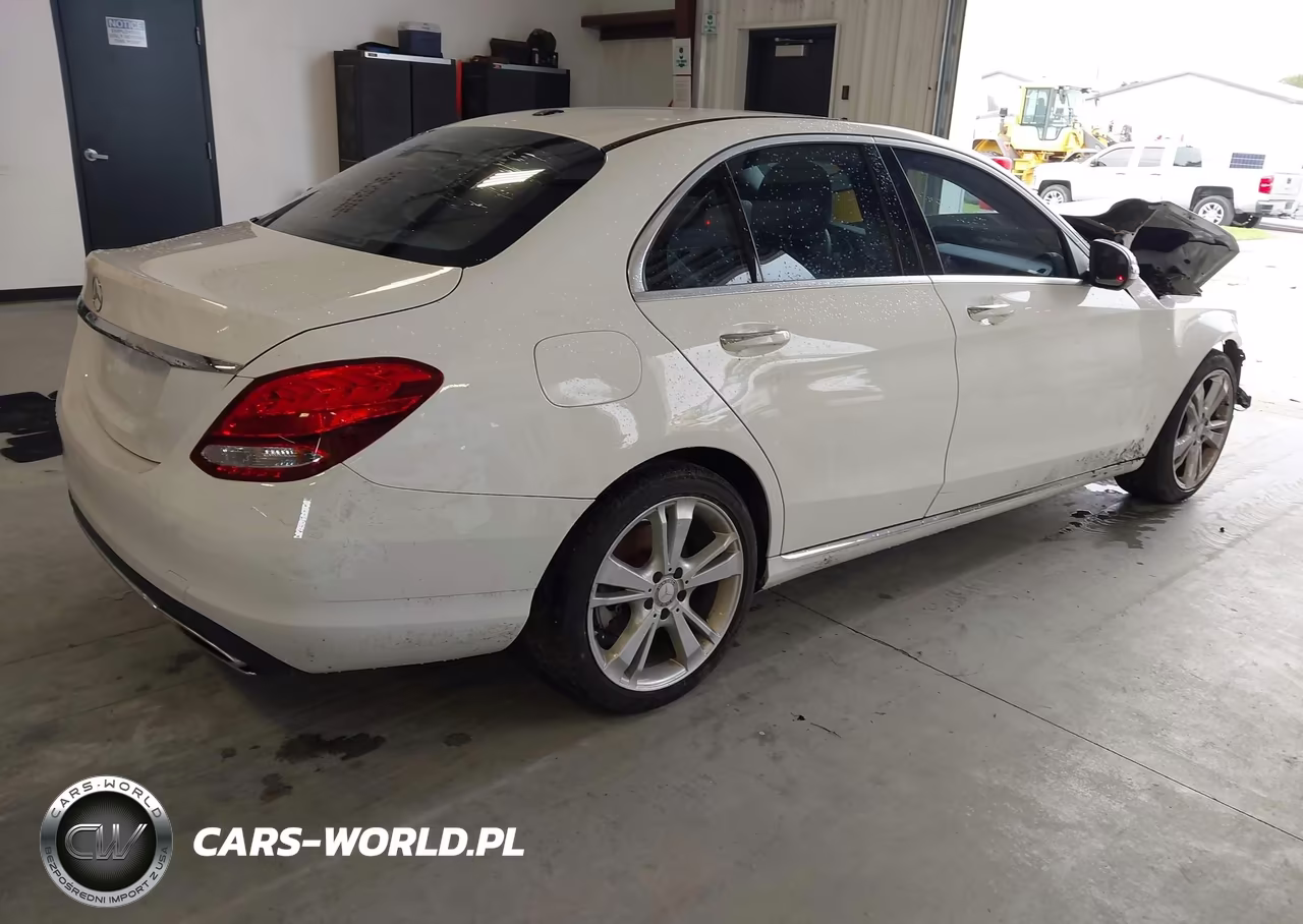 2016 Mercedes-Benz C 300 VIN:55SWF4JB6GU128026 - 4