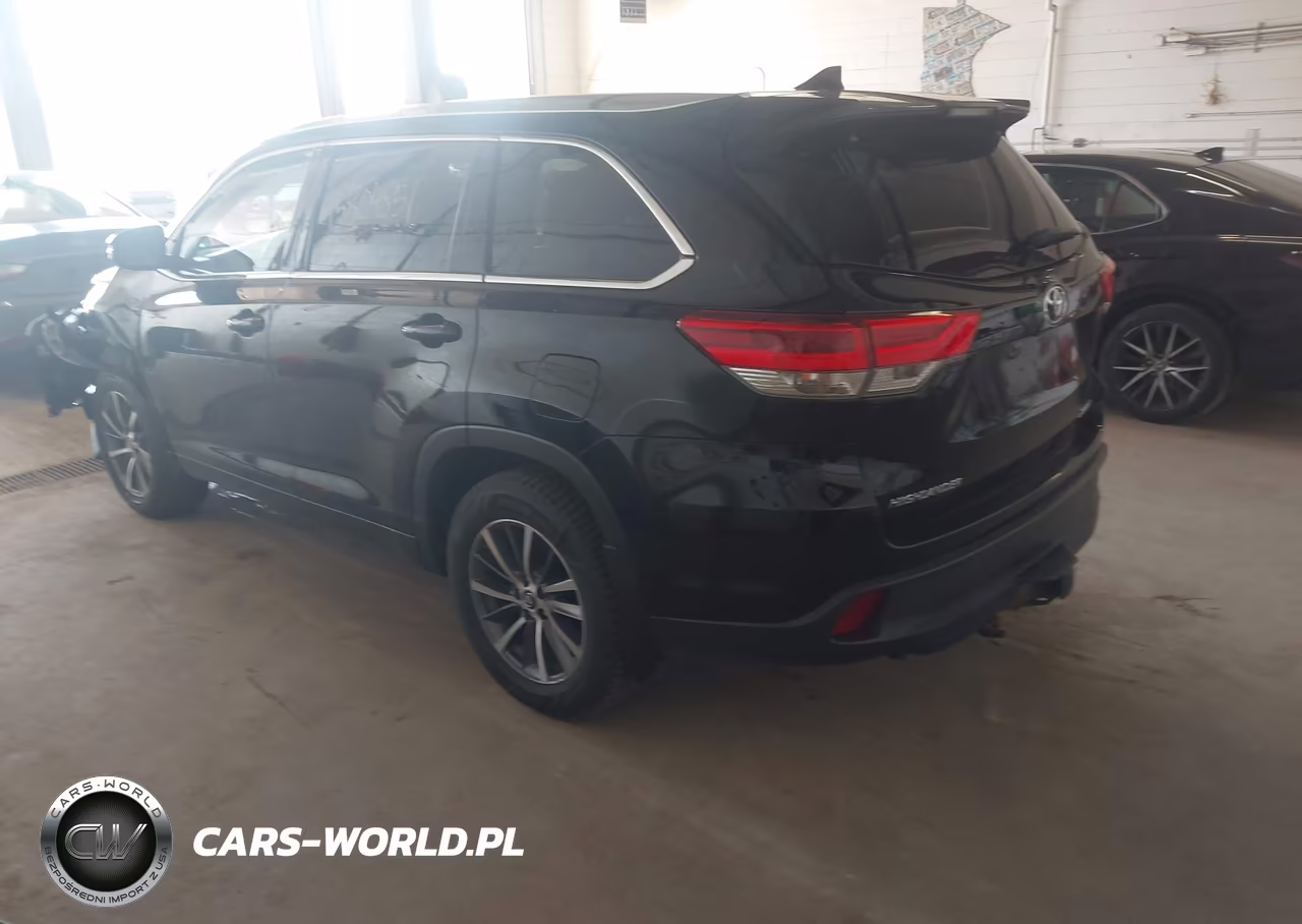 2019 Toyota Highlander Xle VIN:5TDJZRFH8KS951350 - 3