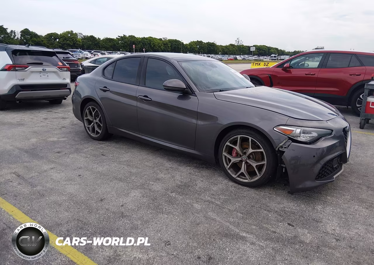 2018 Alfa Romeo Giulia Ti Sport Awd