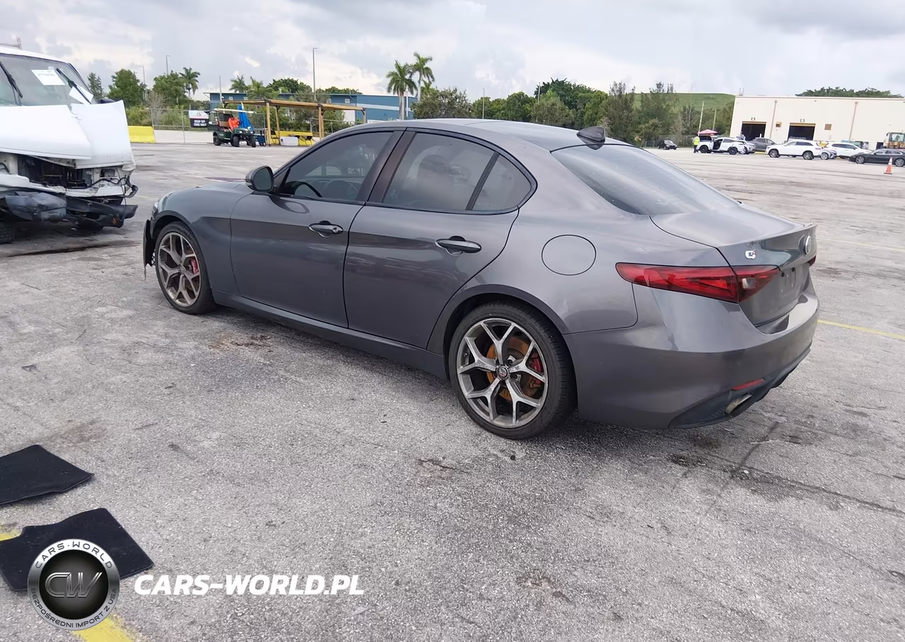 2018 Alfa Romeo Giulia Ti Sport Awd VIN:ZARFAEEN0J7584150 - 3